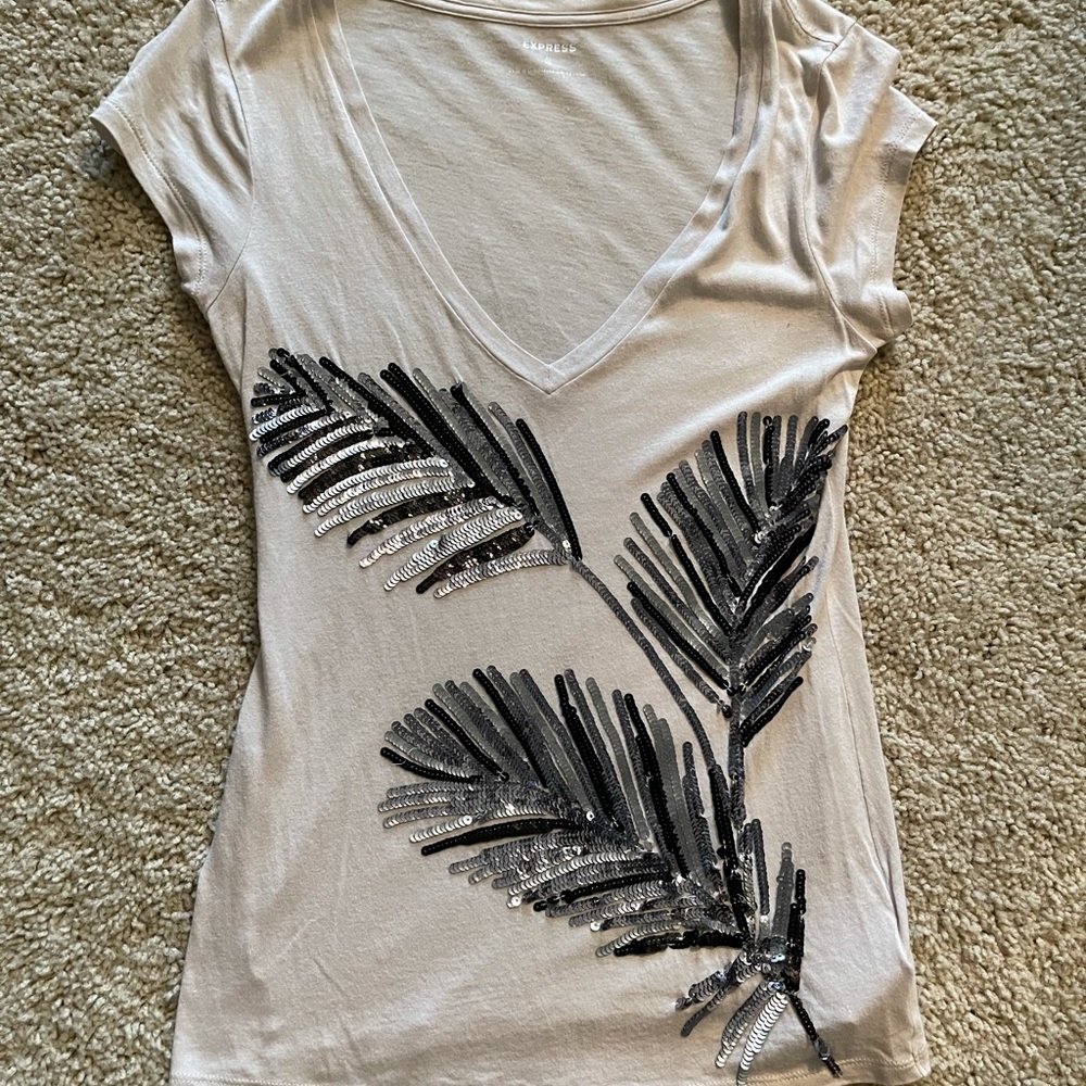 Express Feather V Neck